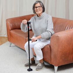 čtyřbodová vycházková hůl se světlem a alarmem