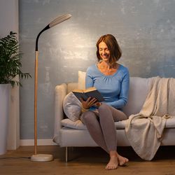 Led stojací lampa s denním světlem, vzhled dřeva