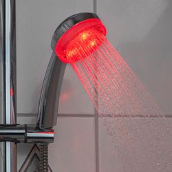 Sprchová hlavice s barevnou LED technologií