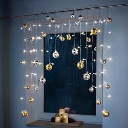 LED Světelný závěs s koulemi Xmas