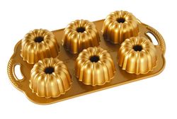 Forma na 6 minibábovek Nordic Ware Anniversary, zlatá, 1l