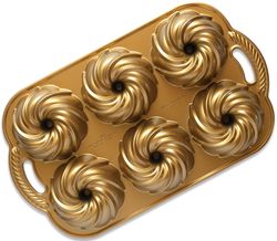 Forma na 6 minibábovek Nordic Ware Swirl, zlatá, 710 ml