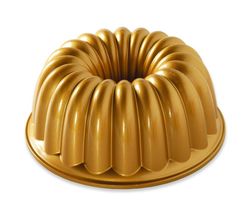 Nordic Ware Forma na bábovku Elegant 2,3 l, zlatá